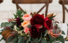 Burgundy Wedding Decor Top 18 Burgundy Wedding Centerpieces For Fall 2018 Page 2 Of 2 burgundy wedding decor|guidedecor.com