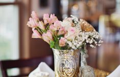 Country Chic Wedding Decor You Can Try 6 Types Of Centerpieces For Weddings Were Kind Of In Love With