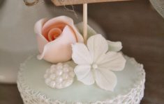 Cute Wedding Cupcake Decorations Best 25 Wedding Cupcake Toppers Ideas On Pinterest Bridal Wedding
