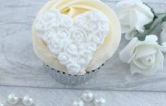Cute Wedding Cupcake Decorations Sugarpaste Heart Rose Cupcake Decorations Yumbles