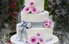 DIY Wedding Cake Decorating Ideas How To Bake And Decorate A 3 Tier Wedding Cake