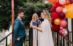 How to Cheer Up Your Reception Venue with Wedding Balloon Decor A New Hope Couple Pulled Off A Full Blown Circus Wedding In Their