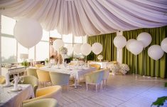 How to Cheer Up Your Reception Venue with Wedding Balloon Decor Balloon Decorations For A Wedding Reception Lovetoknow
