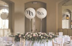 How to Cheer Up Your Reception Venue with Wedding Balloon Decor Bubblegum Balloons
