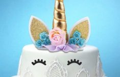 Simple Ornaments to be the Beautiful Wedding Cake Decoration Supplies Unicorn Cake Topper W Eyelashes Party Decoration Supplies