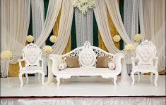 White Wedding Stage Decoration Regal In White white wedding stage decoration|guidedecor.com